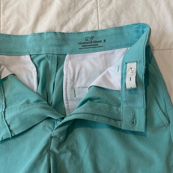 Vineyard Vines Boys Performance shorts size 16 - Picture 2 of 3